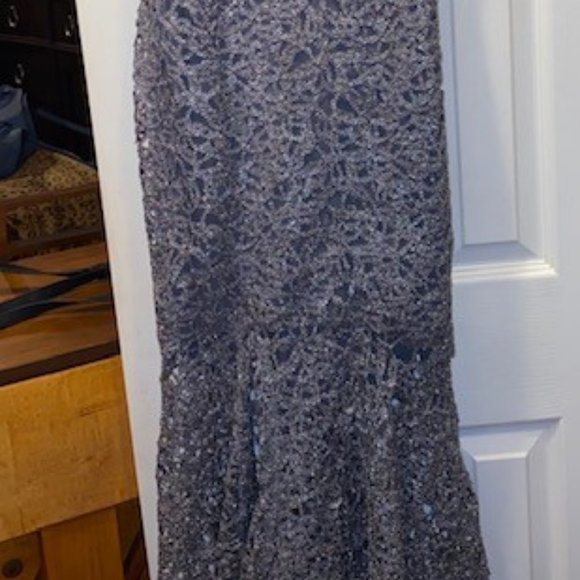 Silver/Grey Sparkly Evening Gown 11/12 - Picture 7 of 12